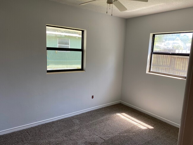 Photo - 849 Center Ln