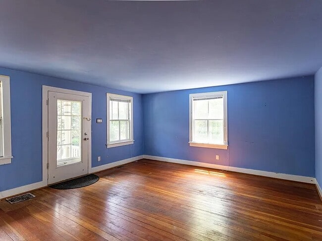 Photo - 115 Chapin St