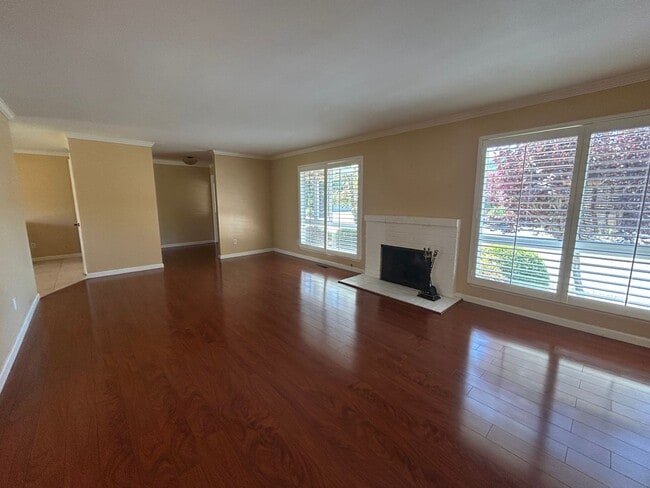 Photo - 245 Mockingbird Cir