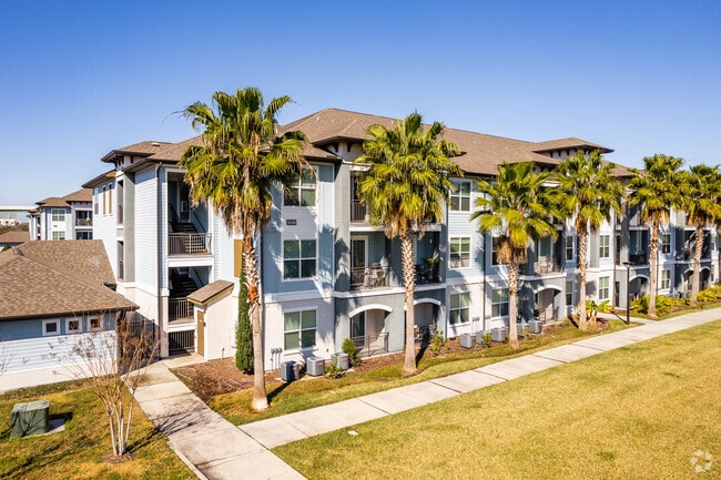 5000 Millenia Palms Dr