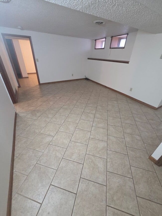 1118 N Adams St Unit Lower Level