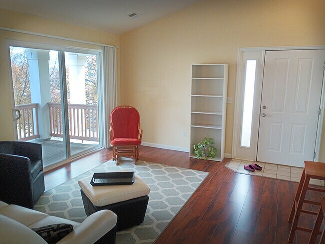 Photo - 4605 Hahns Peak Dr Unit 201