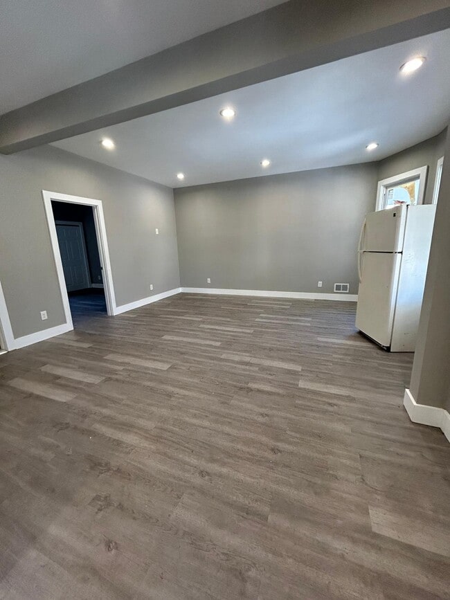 Photo - 88 N Munn Ave