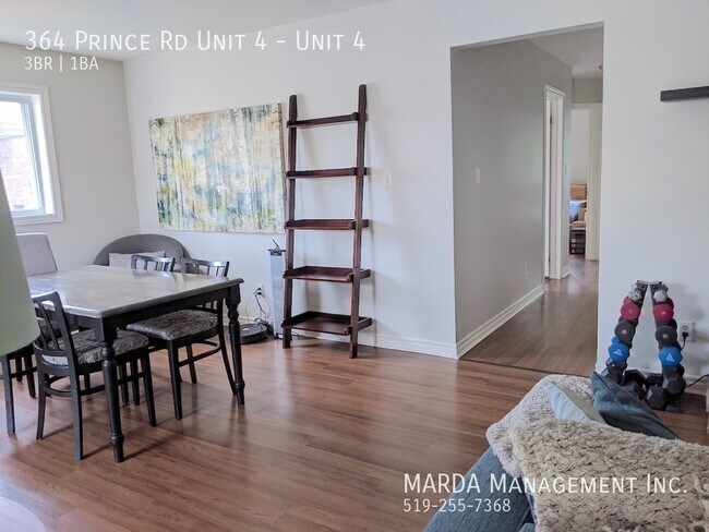 Photo - COZY 3 BED/1 BATH - WEST END PLUS HYDRO, G... Unit 4