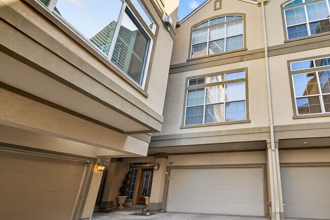 Photo - 410 Fowler St