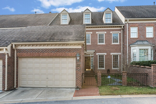 Photo - 7802 Hidden Meadow Ter Townhome