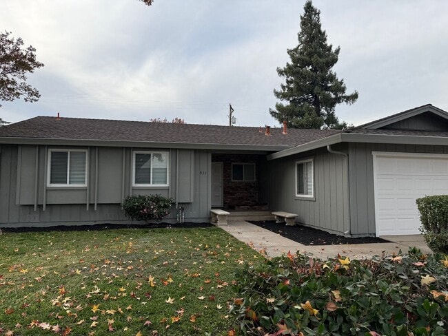 Photo - Fully remodeled single story located in Lakewood School District!