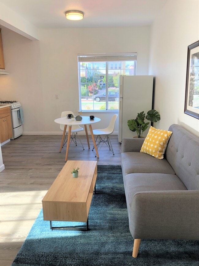 Photo - 445 40th St Unit 11