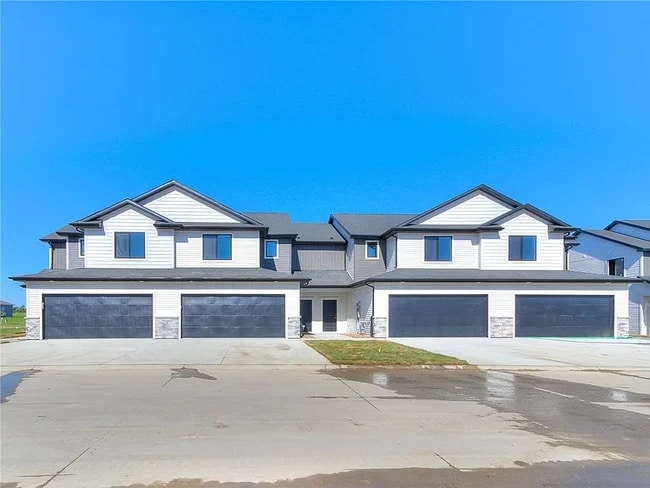 Building Photo - 6939 Bluebell Ct