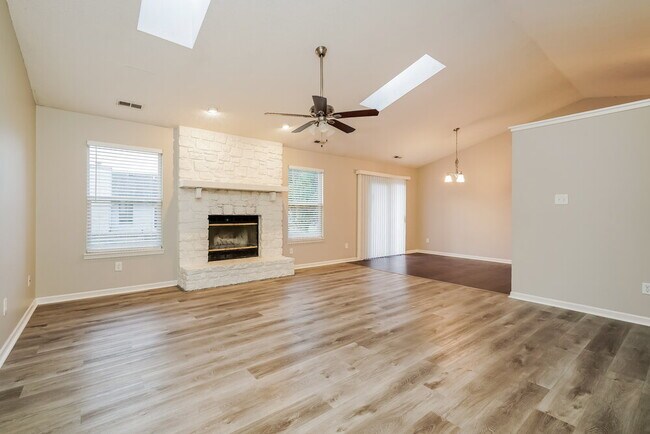 Photo - 6023 Janel Cir