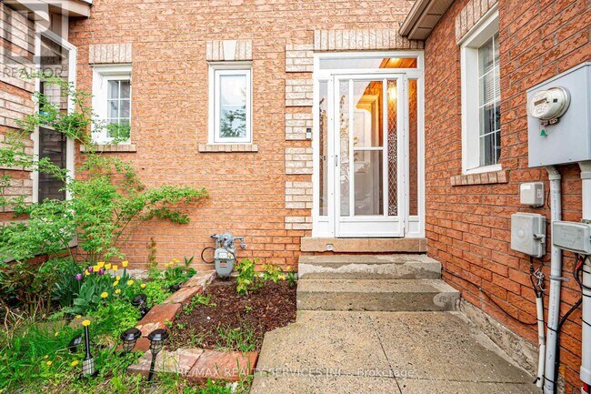 Photo - 125 Lent Crescent