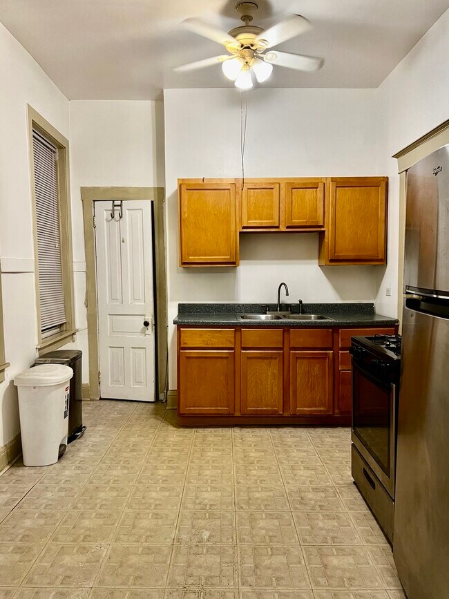 Photo - 3642 S Wallace St Unidad 1FRONT