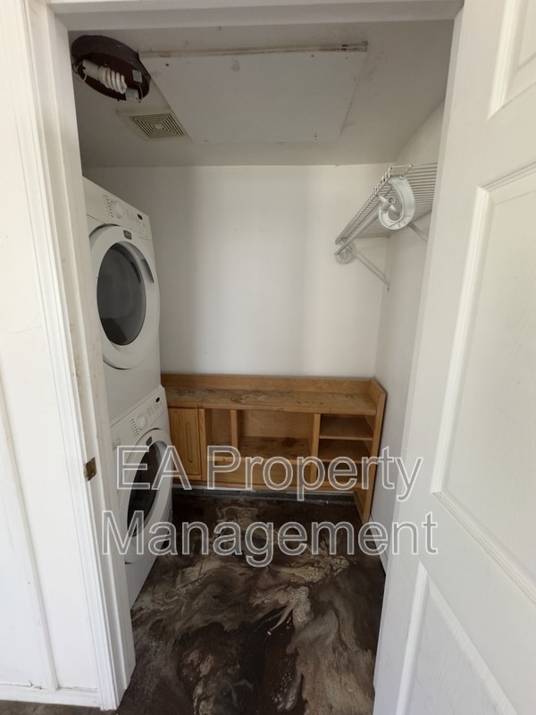 Photo - 1367 Young Ave SW