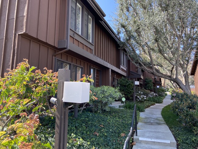 Photo - 1300 Stonewood Ct