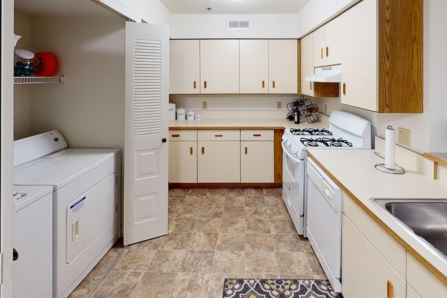 Tracy Creek Apartment Homes