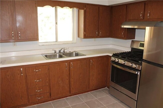 Photo - 1415 Pine Hollow Rd