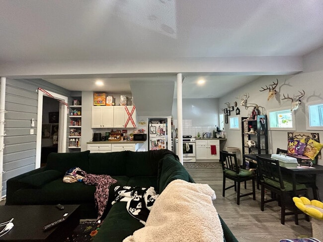 Building Photo - 404 Jagoe St Unit 404A