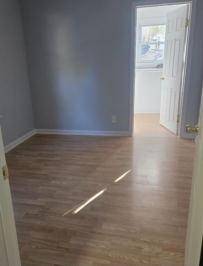 Photo - 733 Schomer Ave