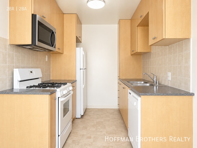 2311 S Bentley Ave Unit 18