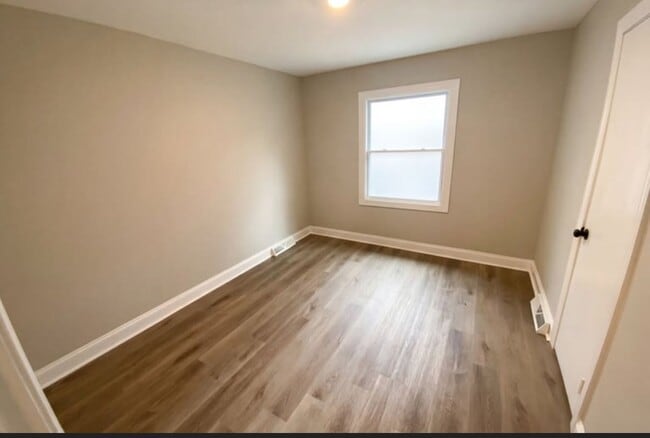 Photo - 2122 Kilborne Dr