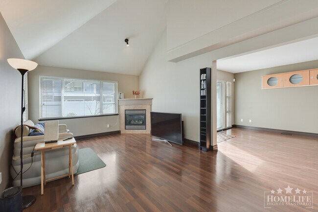 Photo - Spacious 4 Bed 4 Bath Townhome in Gated Alder Park Community in Panorama Ridge Unité 63