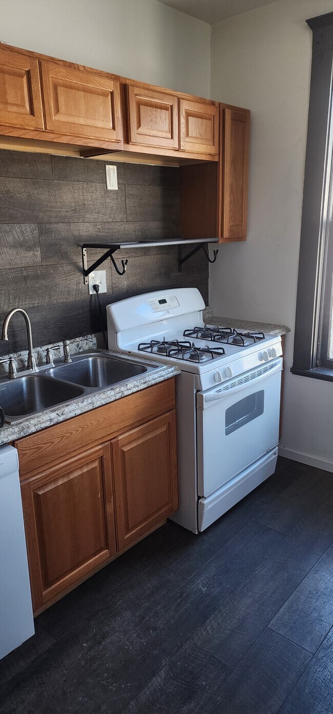 624 N 6th St Apartments Unit 624 N 6TH Quincy, IL