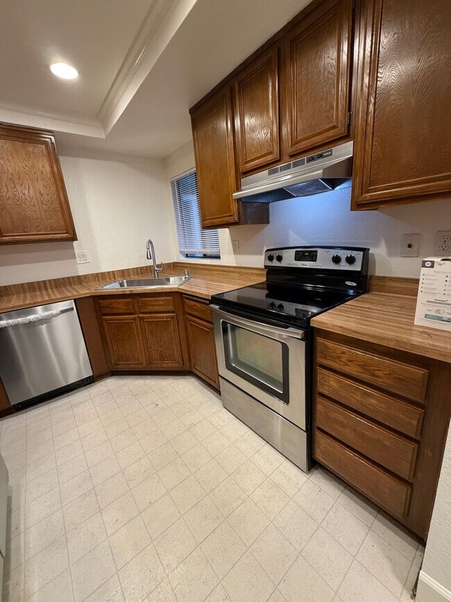 Photo - 1665 Braddock Ct