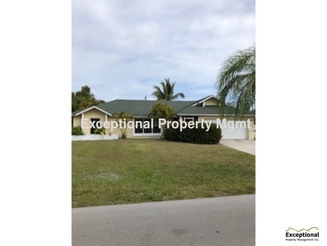 Building Photo - Four-Bedroom Cape Coral Annual Rental-Available Now!
