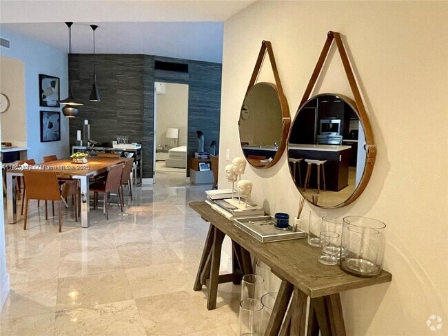 Building Photo - 15901 Collins Ave Unit 507 Rental