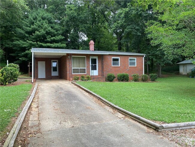 Building Photo - 2085 Beverly Rd Rental