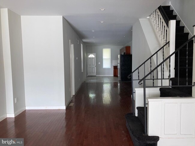 Building Photo - 742 S 53rd St