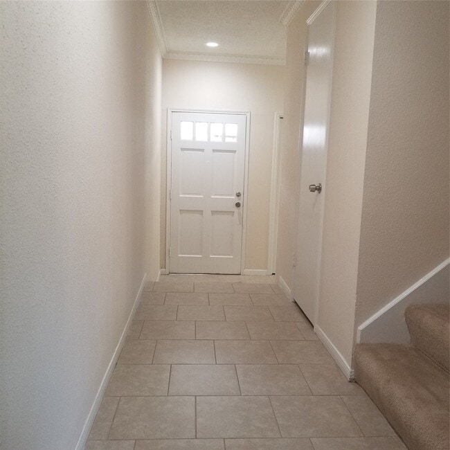 Photo - 7700 Creekbend Dr Unit 58