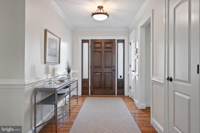 Photo - 736 Lawton St