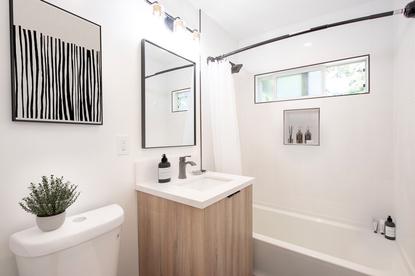 Photo - 1226 N Laurel Ave