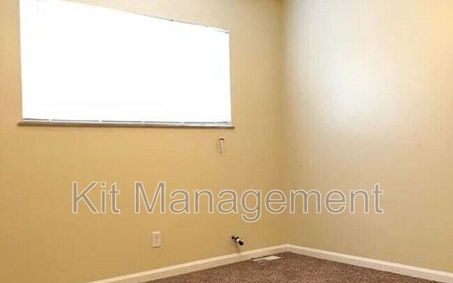 Charming 1-Bedroom Near West Laskey – Cozy, Convenient, and Affordable at $675 / $99 Move In Special