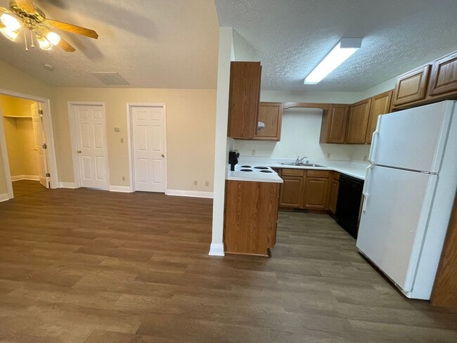 Photo - 3425 Legacy Run Unit B