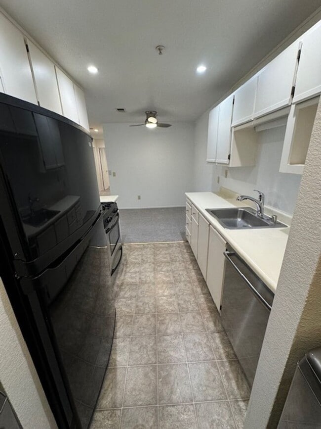 Photo - Beautiful 3 Bedroom, 2 Bathroom Upstairs C...