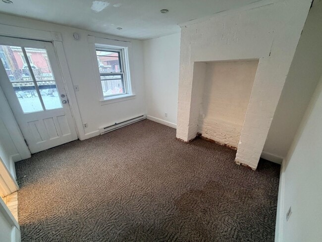 285.5 Hudson Ave Unit Garden