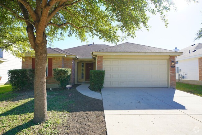 Building Photo - Beautifully Renovated Home Now Available i...
