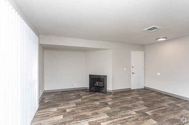 2BR, 1BA - 987SF