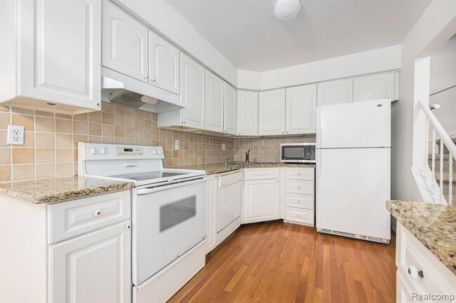 Photo - 41712 Onaway Dr