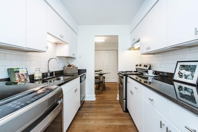 Photo - Gazebo Apartments