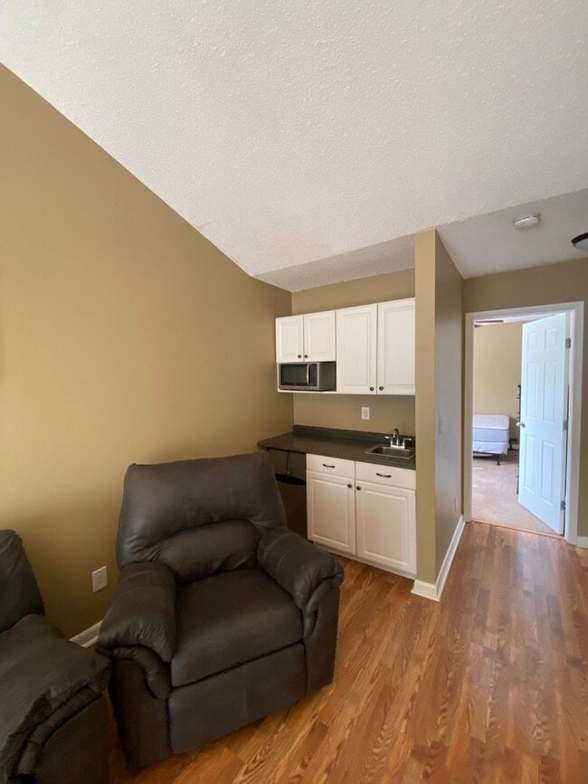 Photo - 1324 Bradley Dr