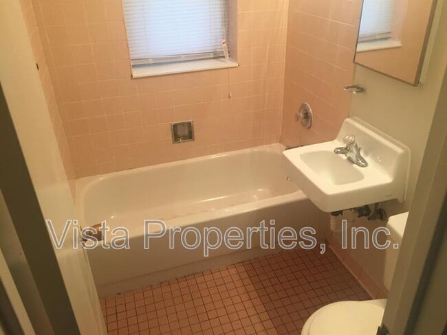 Photo - 1840 La Salle Pl