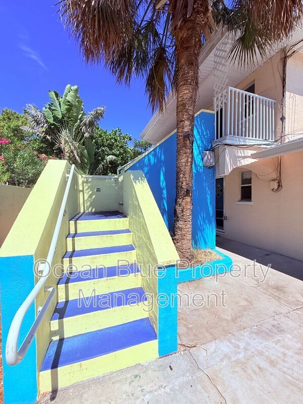 Building Photo - 664 76th Ave Unit Apt 2