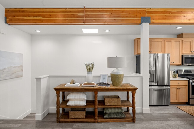 Photo - 1889 Notre Dame Blvd