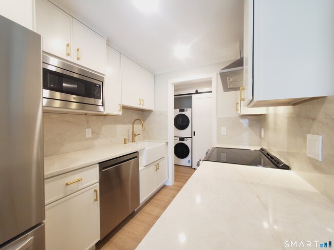 85 Riverside Ave Unit F7