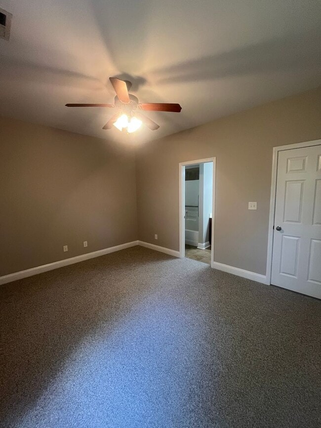 Photo - 128 Bentwood Cir Unit 128 Bentwood
