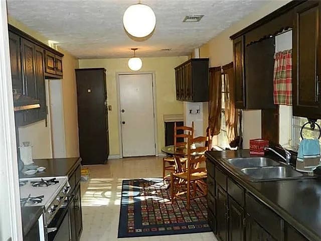 Room in Single Family Home on Veterans Memorial Hwy