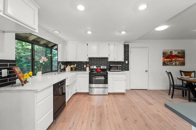 Photo - 4 Bedroom Home in Sierra Oaks